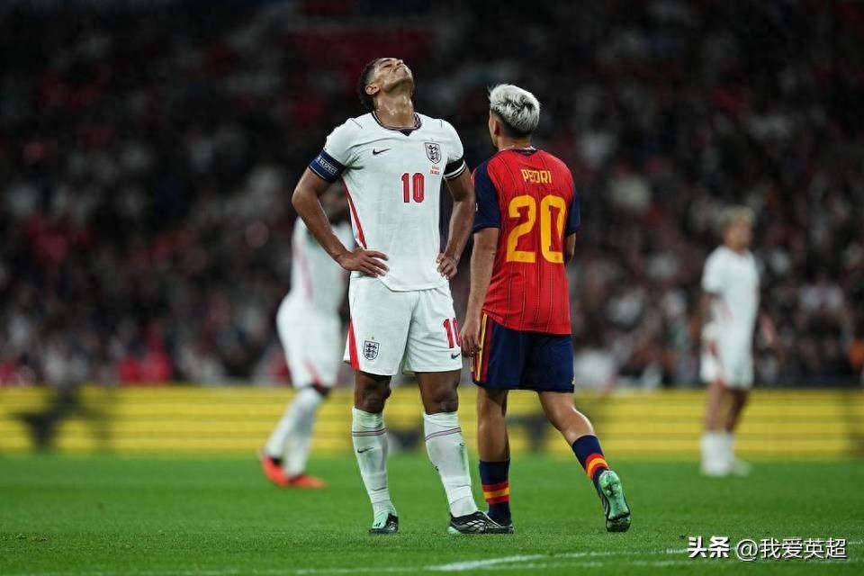 西班牙以3-2击败英格兰！连续39场不败，刷新足坛新纪录 亚马尔闪电破门 凯恩进球却罚失点球