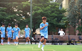 越南足球今日热点新闻（4月28日）：U17越南队提前备战亚洲U17决赛；SLNA俱乐部面临资金短缺
