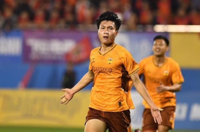 HLV Kim Sang Sik收到来自越南U23身高1米81前锋的好消息