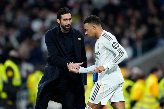 阿尔贝罗亚教练在拜仁大战前澄清关于皇马首席前锋的疑虑