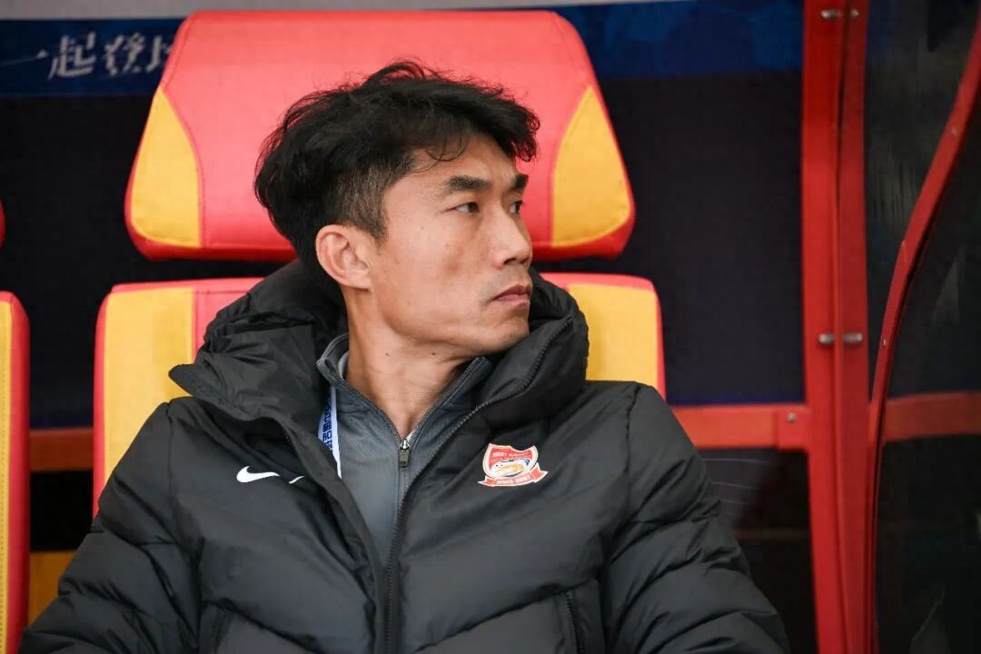 郑智重逢海港，眼中尽是往事