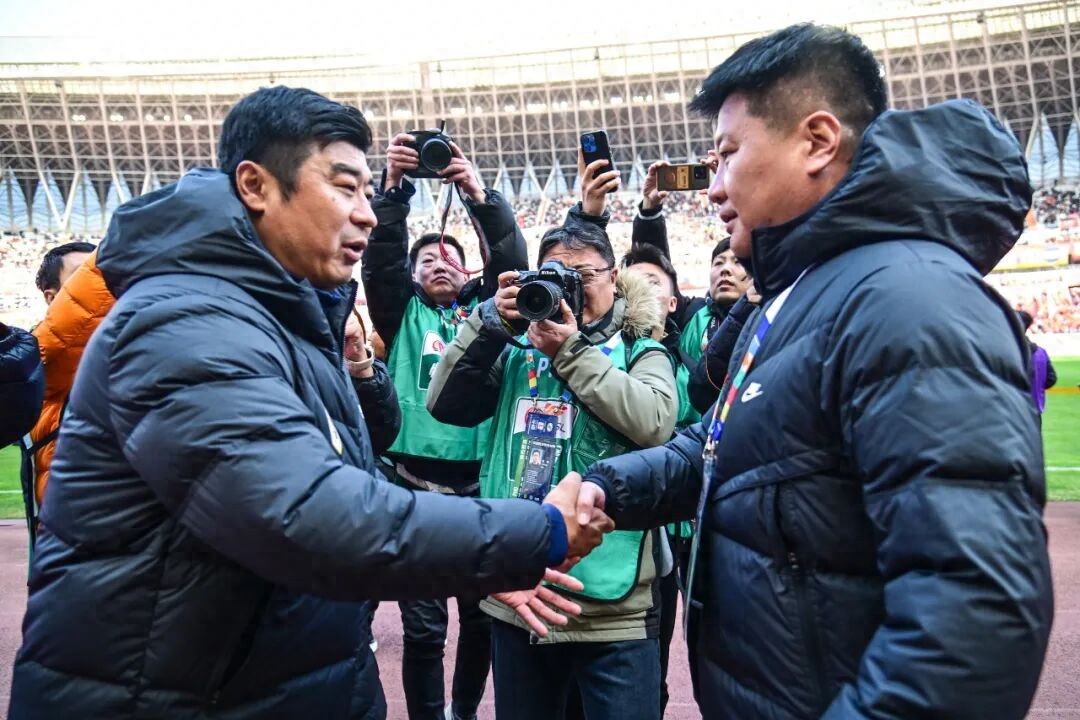 开局大捷，泰山一扫颓势！京鲁对决能否延续去年激情？