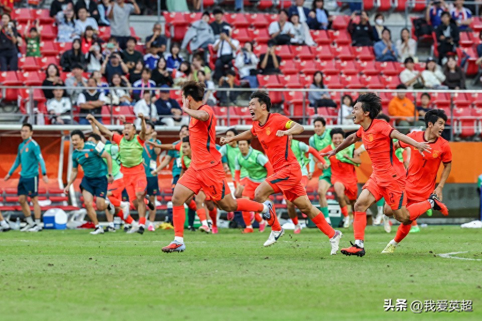 亚运三大球海报独漏国足?U23小将表现出色打脸官媒!夺铜后要求其道歉