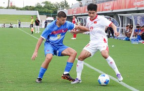 今日越南足球热点新闻 9月21日：越南U23队不满足于战平乌兹别克斯坦；主帅科威尔承认压力巨大