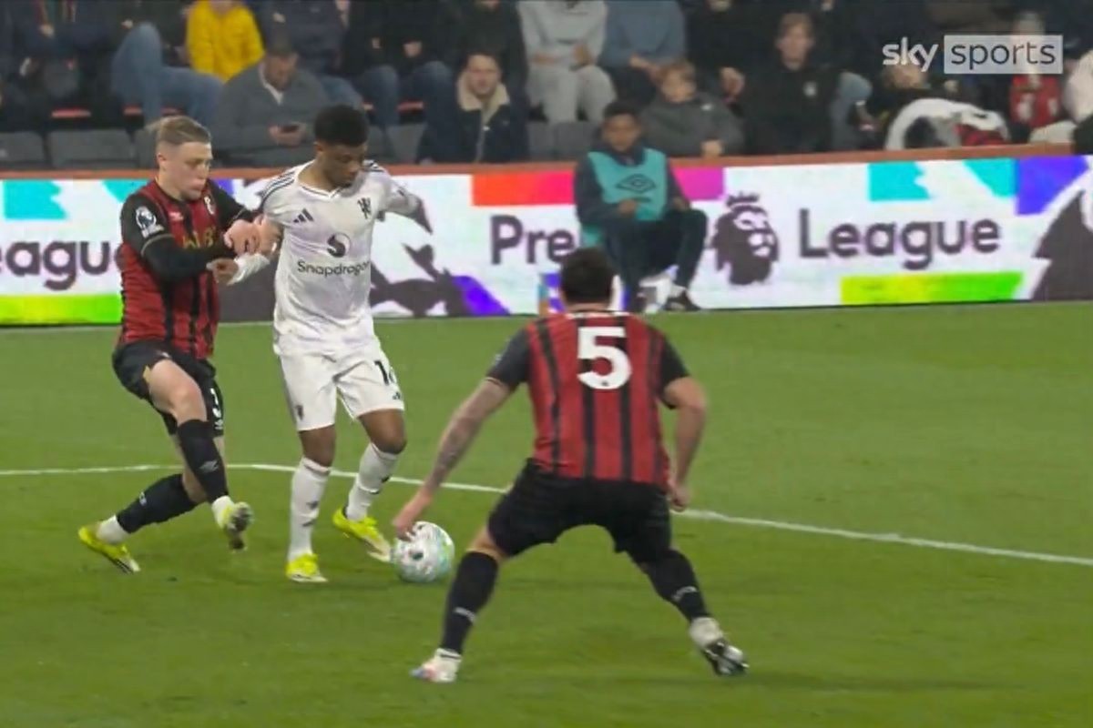 英超官方就阿马德未获点球一事作出解释！曼联方面表示不满，卡里克愤怒指责裁判存在误判