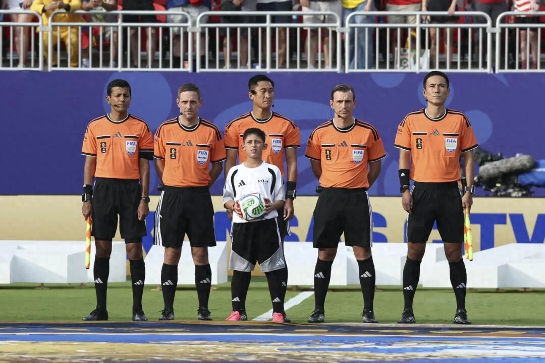 下一届世界杯,中国裁判还能登场吗?