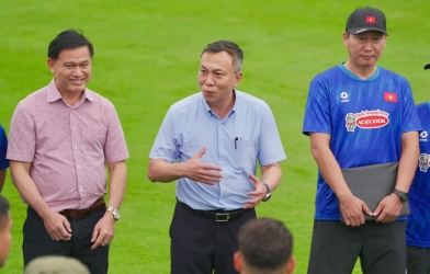 视频：黄亨与越南国家队在迎战马来西亚前夕获得巨大精神激励