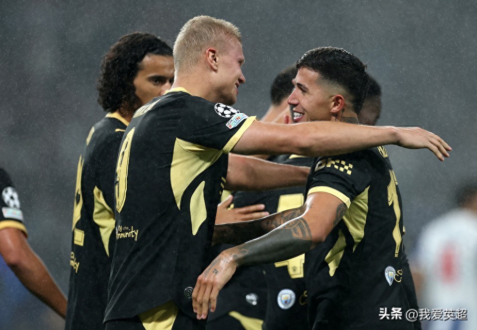 曼城主场2-0战胜波尔图！欧冠首战告捷，哈兰德独中两元，1.45亿欧元标王恩佐贡献首次助攻。