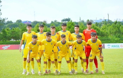官方:身高接近1米9的中后卫入选越南U17队,将参加世界杯