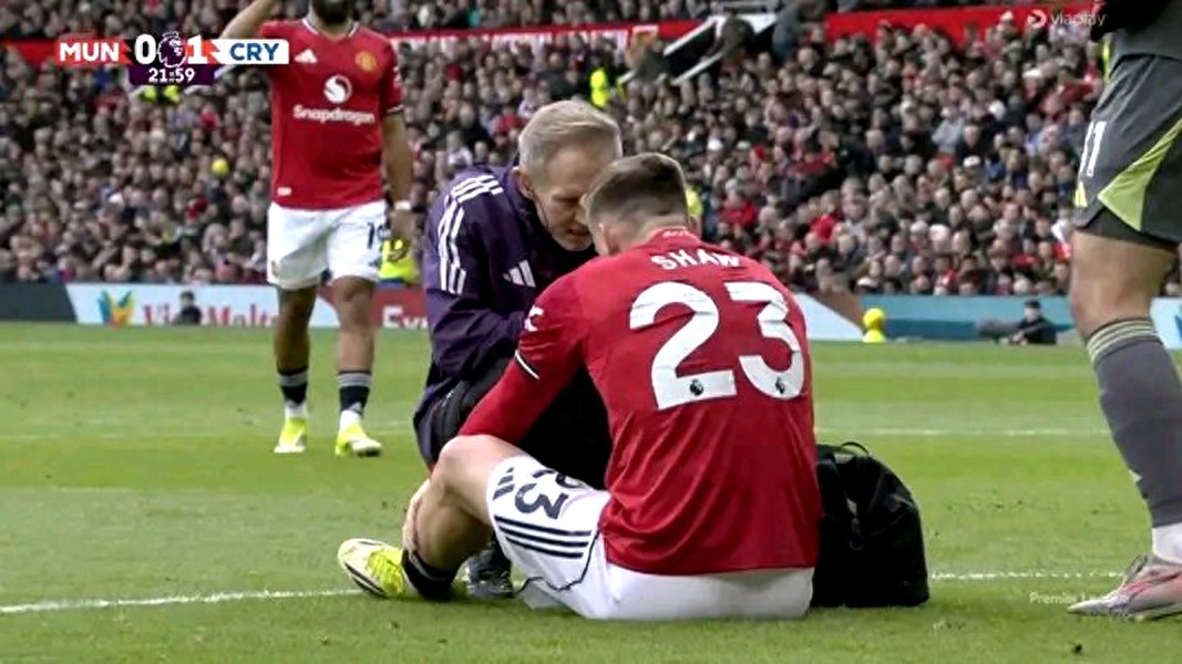 曼联取胜却折损一员大将，马奎尔同样因伤离场！卡里克表示二人仅为身体不适