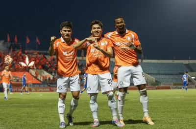 越南U23球员自摆乌龙，PVF公安队惨败于岘港