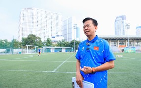 越南U15足球队主教练黄英俊向球员们提出了特别要求。