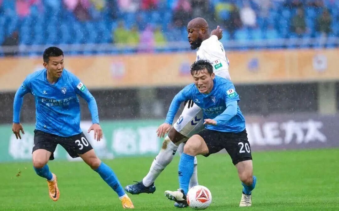 宁波队遭遇四连败，在中甲联赛中排名末尾！新任主帅李玮锋表示：一切从头开始！