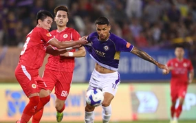 专家段明祥表示：“V联赛在积分榜两端都充满看点。”