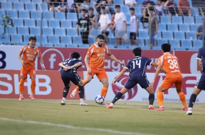 今日足球热点速览（6月1日早间）：V-League末轮悬念迭起，阿森纳开启狂欢模式