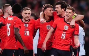 英格兰队：从防线到锋线的争议