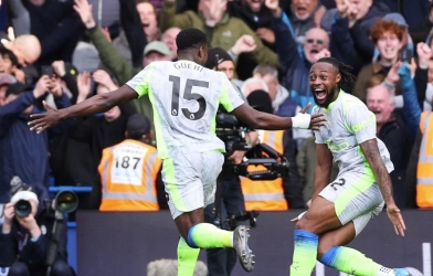 击败切尔西，曼城准备在冠军争夺中推翻阿森纳