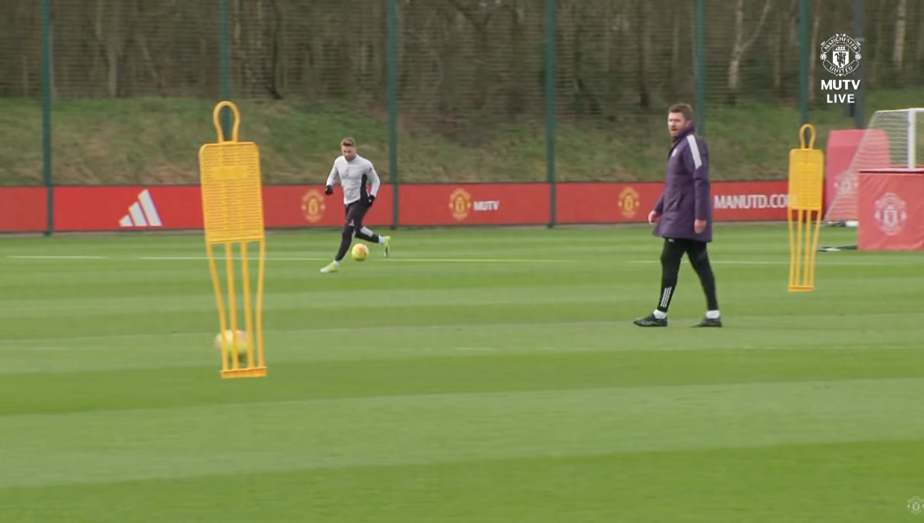 卡里克已经分析了热刺的每一场比赛,认为这场比赛将是最大的挑战!他誓言要打破曼联对热刺的不胜魔咒。