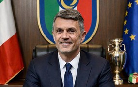 意大利足球：将未来托付给传奇人物？