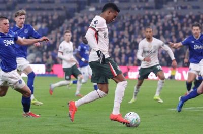 切尔西免于扣分处罚，英超联赛引发巨大争议