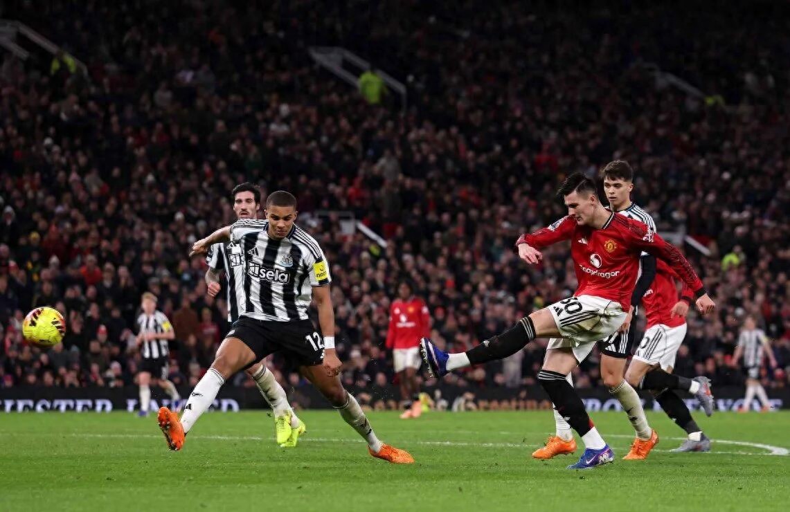 谢什科为曼联确立新目标！主力位置面临挑战，卡里克或将大幅调整阵容