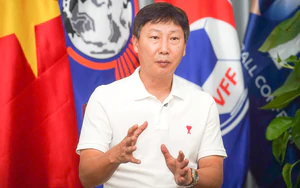韩国媒体报道：金相植教练与越南足球一同冲击第五座冠军奖杯。