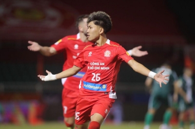 在4场比赛/6场比赛中，越南裔球员Khoa Ngô承认尚未达成目标