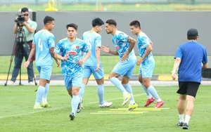 屈文康表示：“无论是春山还是黄亨，都必须竞争位置。”