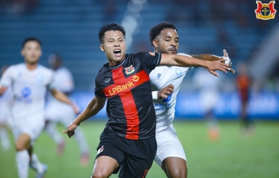 宁平队左脚顺足中卫意外入选越南国家队