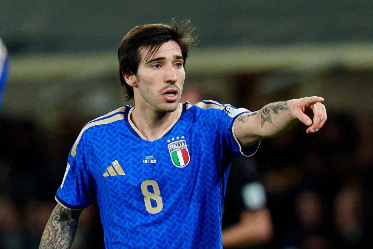 意大利伟大的8号球员怀揣红黑之心，托纳利计划今夏转会豪门，四年后重返米兰