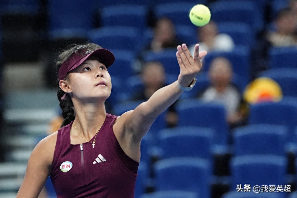 中网传来惊喜！16岁中国小花拿下巡回赛首胜，连赢9局迫使德国名将退赛。