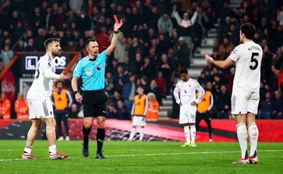 曼联因误判以2-2平局仍居前三！马奎尔经历突发变故，卡里克若正式执教需提升防守