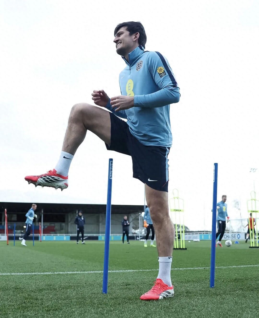 马奎尔透露续约曼联最终条件，评述红牌停赛事件！回归国家队令母亲感动落泪