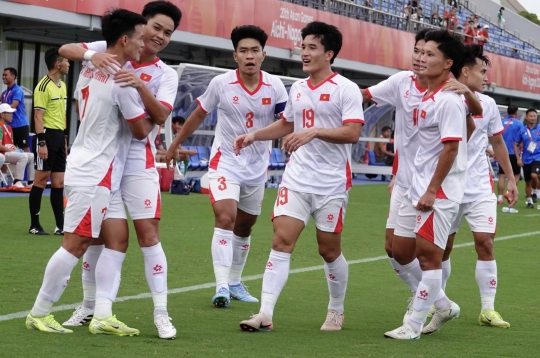 东南亚球迷在泰国U23挺进亚运八强时频繁提及越南U23代表队