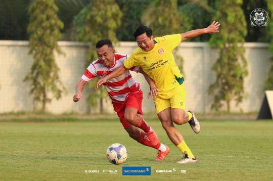 越南侨胞们对教练黎黄德的高超技艺感到惊叹不已