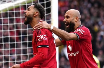 曼联击败阿斯顿维拉，稳固欧冠席位