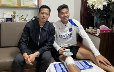 阮文决在农历新年期间意外地对年轻队友阮晓明表达了温暖的关怀