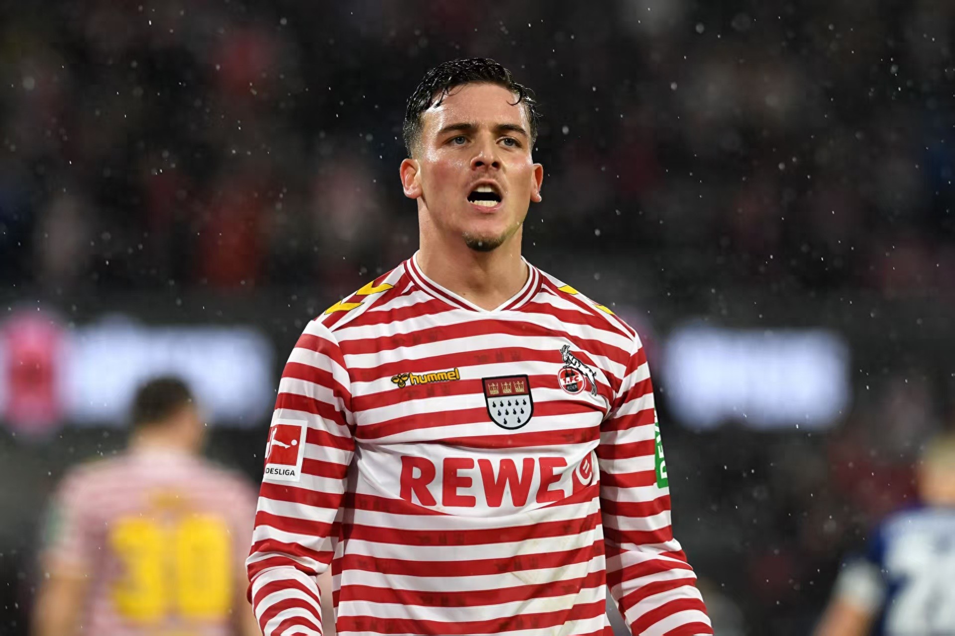 德国媒体报道：多特蒙德有意引进19岁前锋马拉，科隆为其标价超过5000万欧元，本赛季他已贡献8球3助攻。