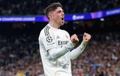 瓦尔韦德对曼城帽子戏法发表难以置信的言论