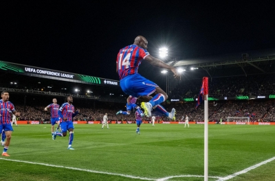 水晶宫大胜佛罗伦萨，一只脚已踏入欧协杯半决赛