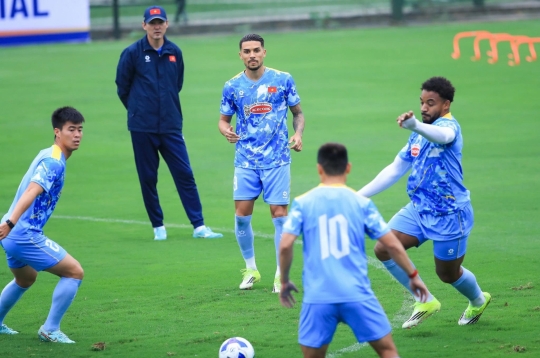 泰国媒体评论道：“这不是巴西队，这是越南国家队。”