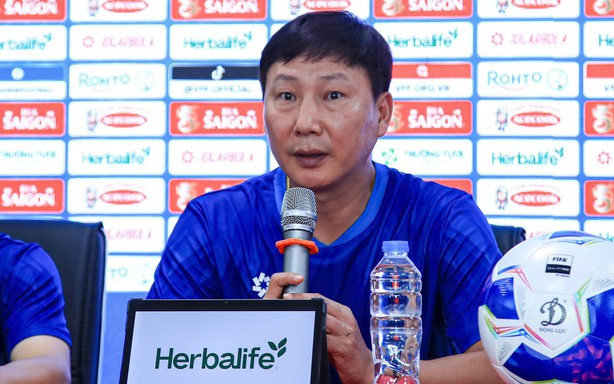 HLV Kim Sang Sik 在东盟杯前发出强烈信号