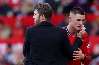 “曼联若想夺冠，需引进比塞斯科更顶尖的前锋”