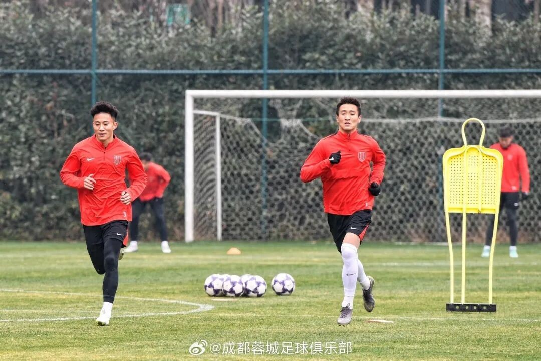 亚冠关键战!约翰·阿洛伊西将迎来首场亮相,蓉城力争“开门红”