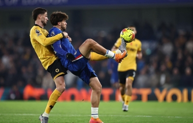 今晚22点30分,在哪里可以观看狼队对切尔西的直播?